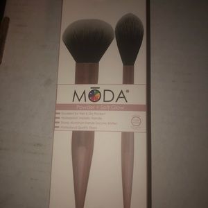 Brushes powder
